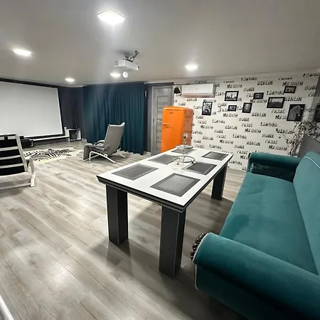 Home Fine Home Cinema Kischinau Exterior foto